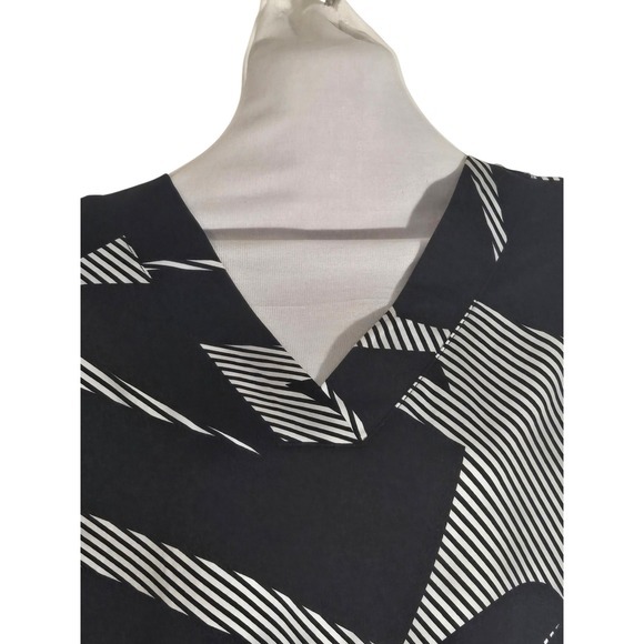Cocomo Tops - Cocomo‎ Black White Geometric Print V Neck Short Sleeve Tunic Top Women's M